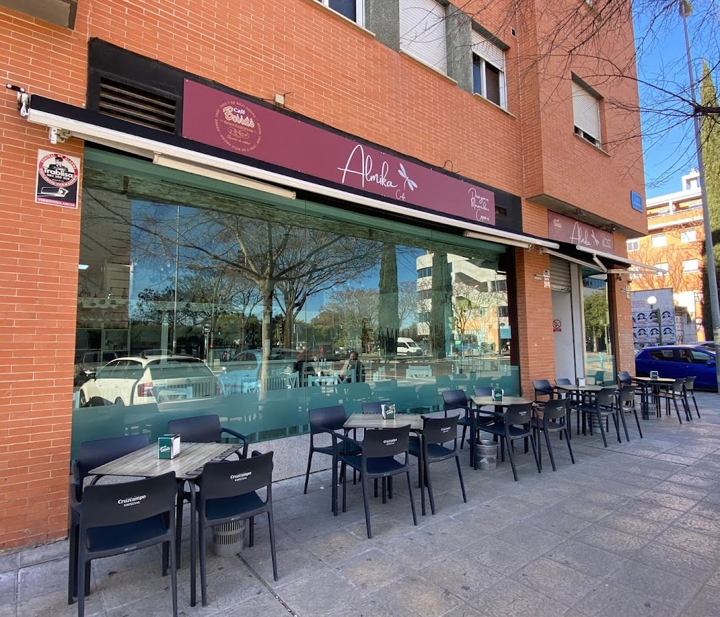 Almika Café 1